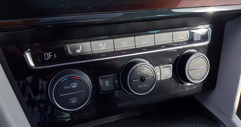 Volkswagen Passat cena 164900 przebieg: 70296, rok produkcji 2020 z Szydłowiec małe 667
